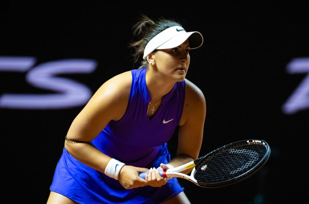 andreescu goes down