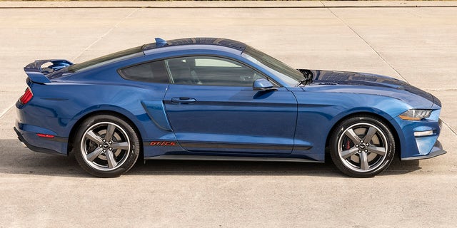 the 2022 ford mustang