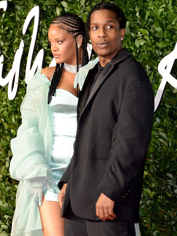Rihanna's First Public Appearance Since Giving Birth to Their Son Asap Rocky Is Supported by Rihanna!