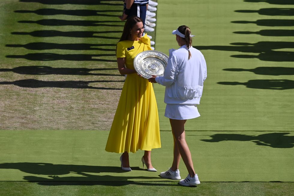 At the Wimbledon Women's Final, the Duchess of Cambridge dazzles in a Light summer yellow dress.