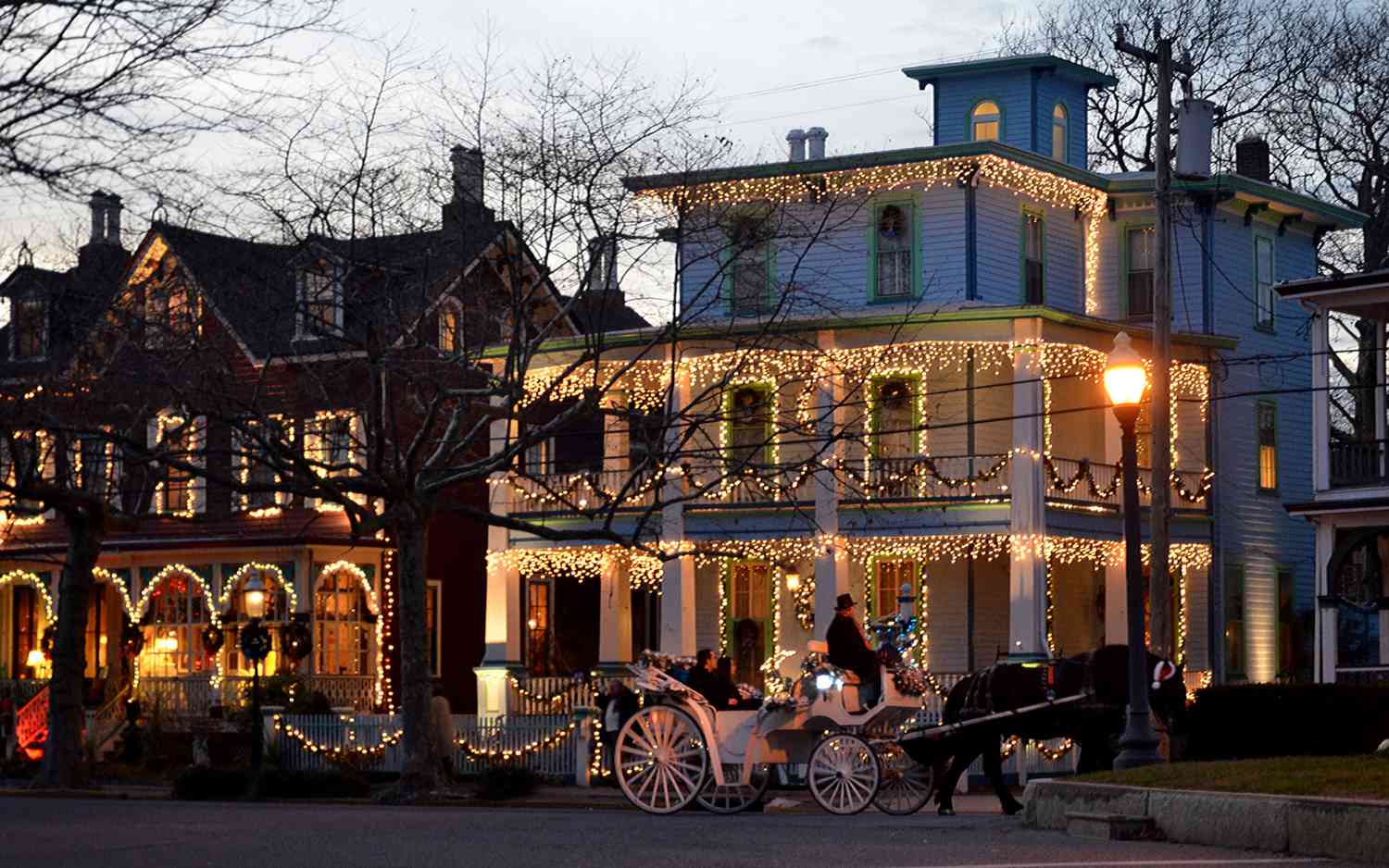 The Most Amazing Old-Fashioned Christmas Town Is Right In New Jersey