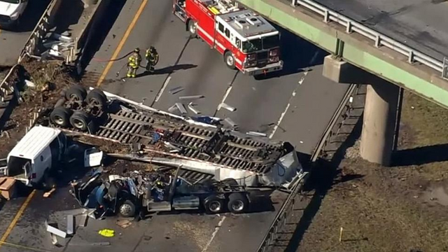 A Tractor-trailer Drove Off an Overpass in New York State and Crashed Into Another Vehicle, Killing One People.
