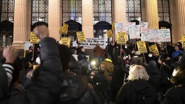 Tyre Nichols Protests Fill NYC Streets, Washington Square Park 