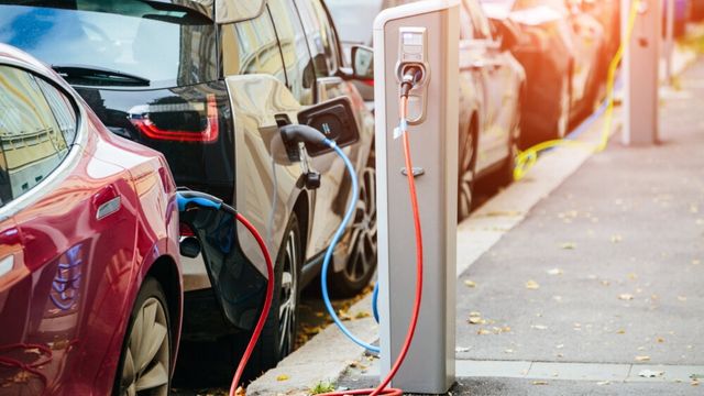 Building Electric Vehicle Charging Stations in Cold Climates is a Waste of Tax Dollars 