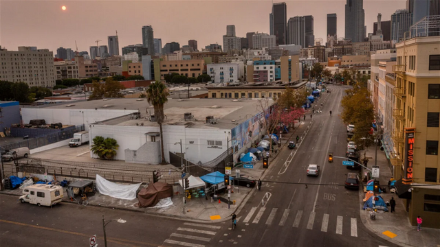 Mayor of Los Angeles Claims That More Than 4,000 Homeless People Have Been Accommodated